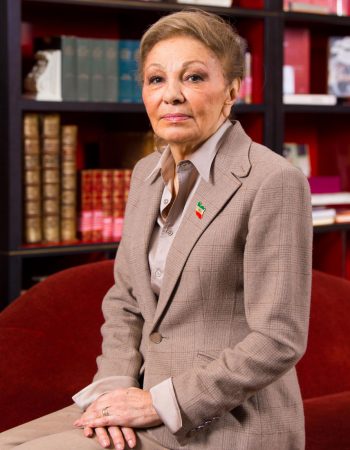 Farah-Pahlavi-2-350×450